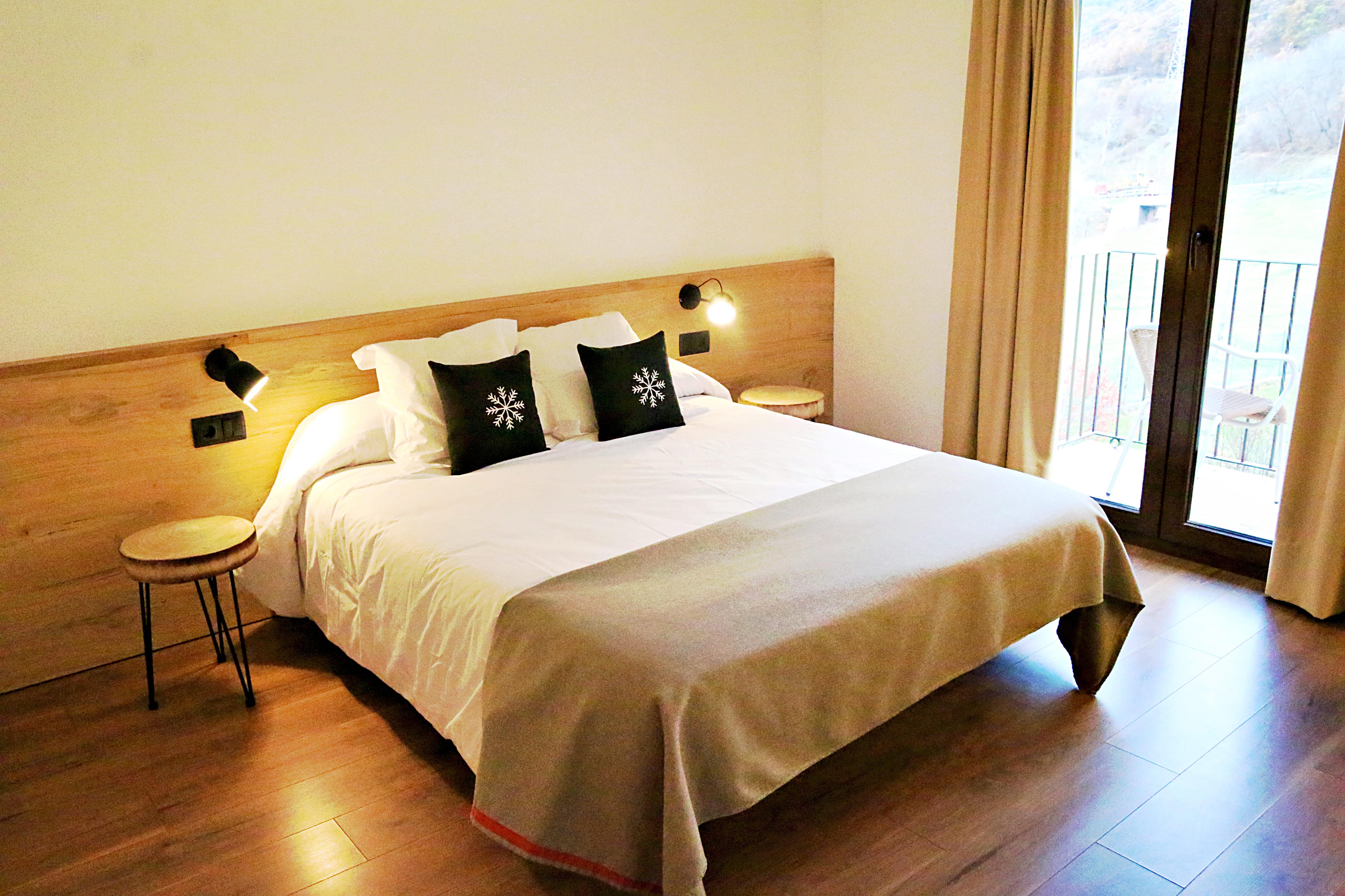 Hotel Lo Paller Valencia D'Aneu المظهر الخارجي الصورة