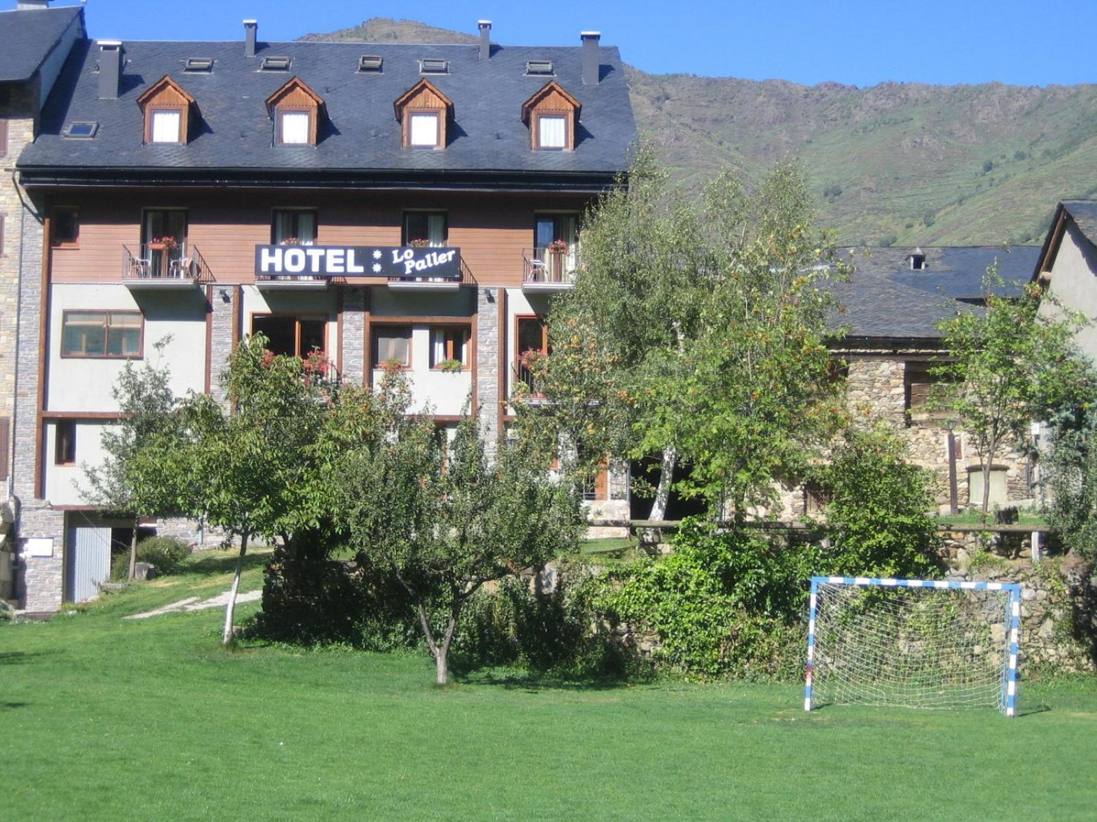 Hotel Lo Paller Valencia D'Aneu المظهر الخارجي الصورة