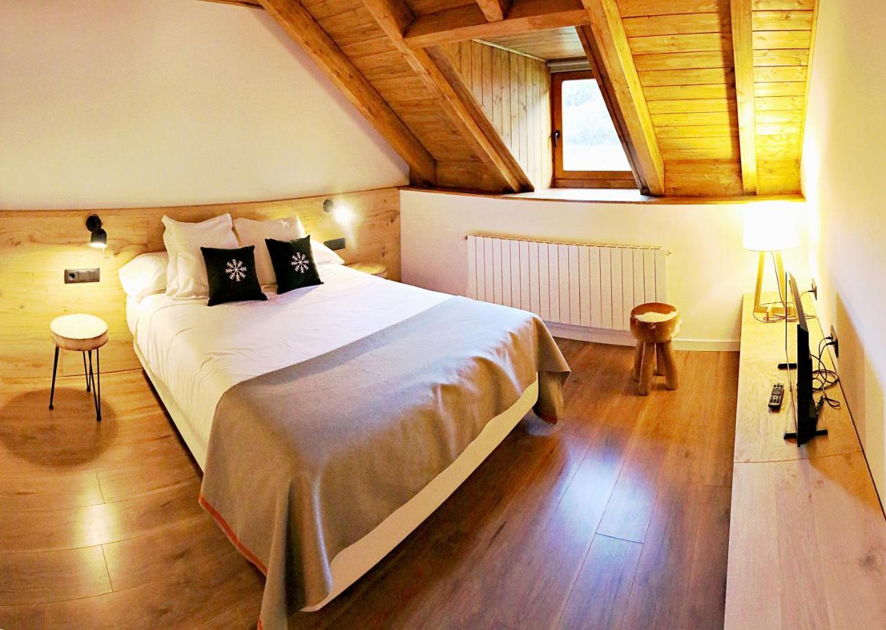 Hotel Lo Paller Valencia D'Aneu المظهر الخارجي الصورة