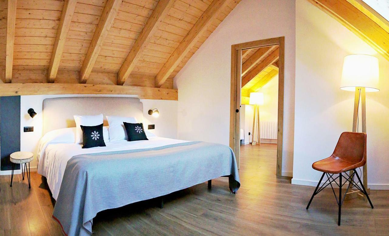 Hotel Lo Paller Valencia D'Aneu المظهر الخارجي الصورة