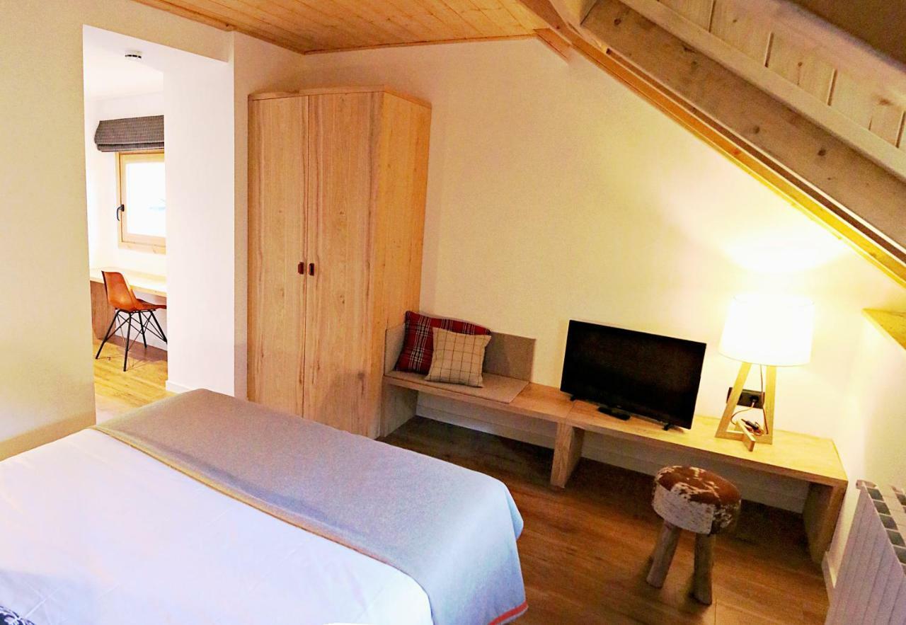 Hotel Lo Paller Valencia D'Aneu المظهر الخارجي الصورة